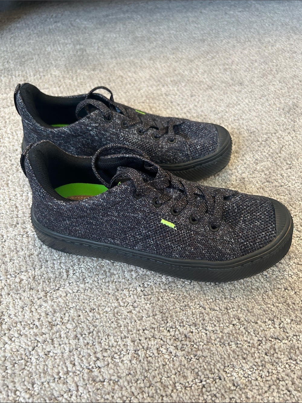 Cariuma Kids Black Knit Sneakers with Neon Green Insole